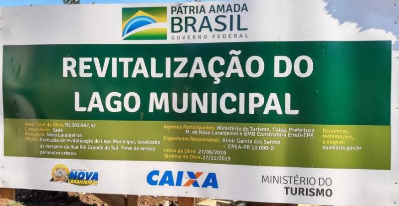 Prefeito e Secretario vistoriam obra de revitalização do lago municipal